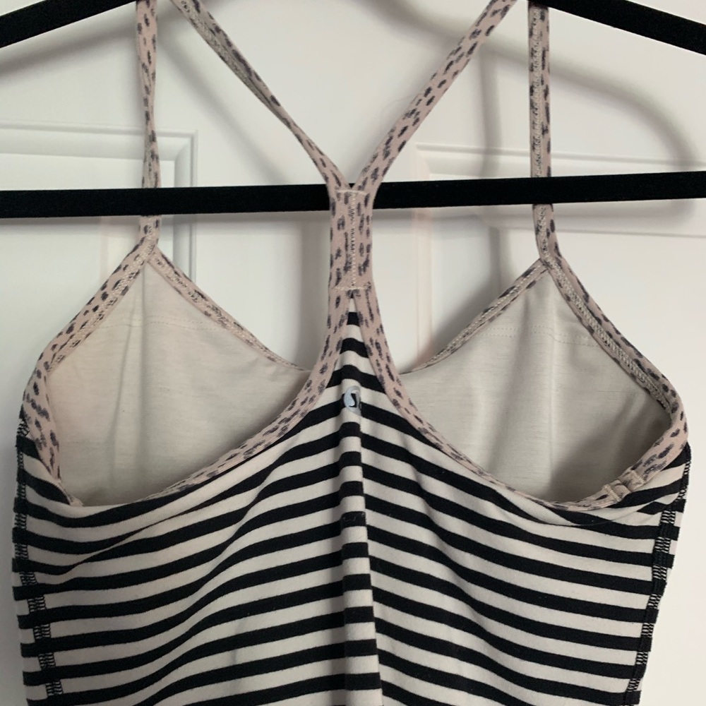 Lululemon Power Y size 4